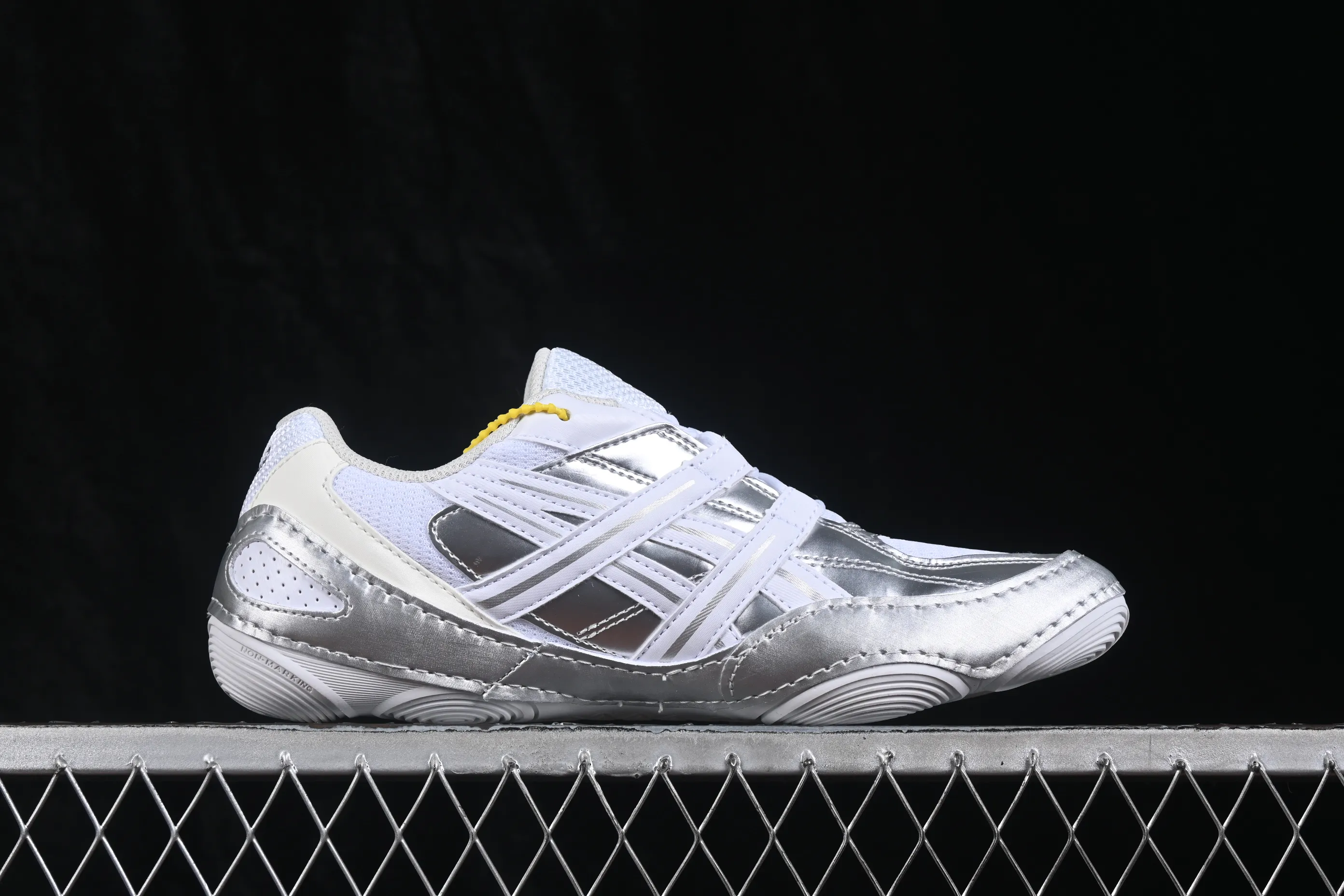 All categories Asics Asics series Asics Hypersync W version Asics Hypersync fashion retro breathable lightweight thin-soled moral training shoes 1203A879-100